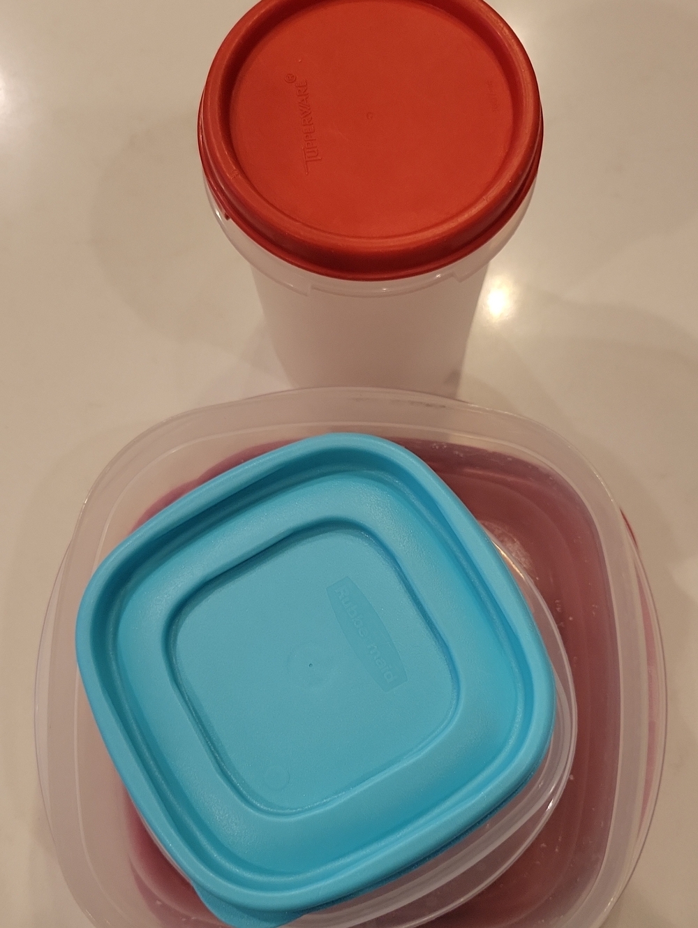 Rubbermaid Tupperware  Red and Light Blue Food Storage Containers